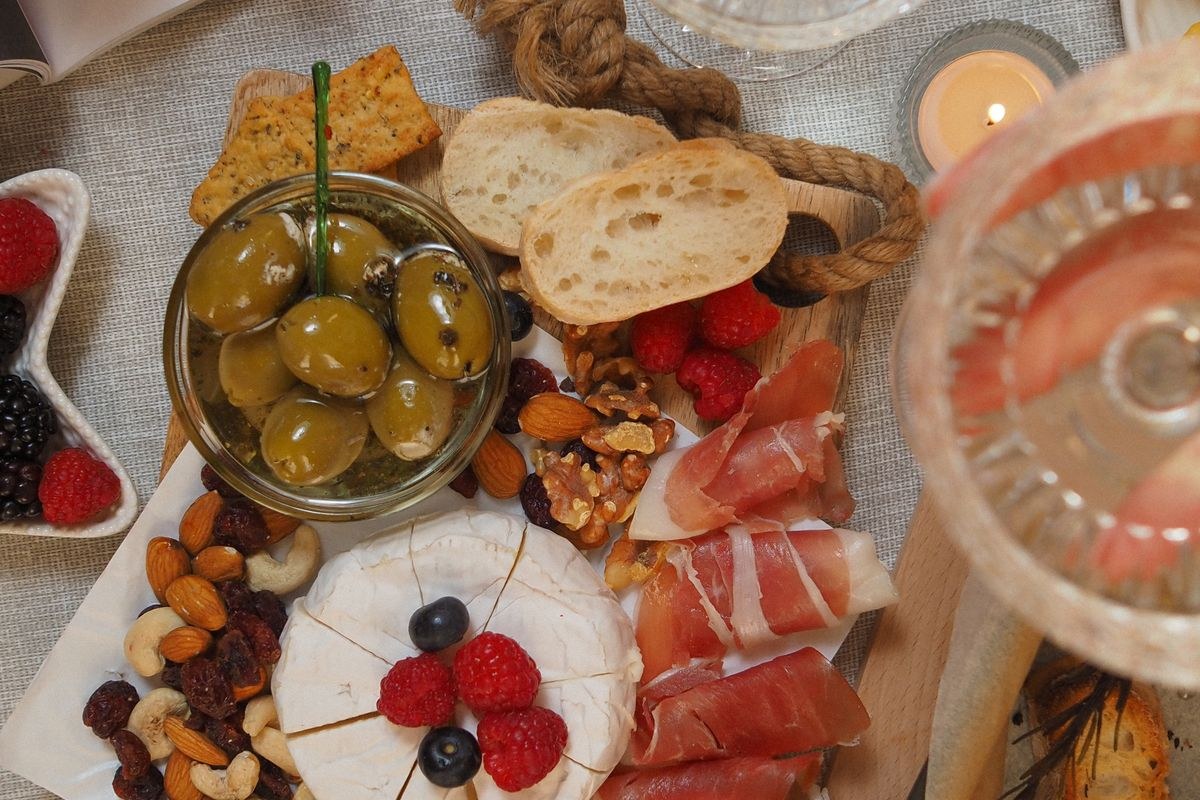 Cheese, Olive & Nut Snack Plate