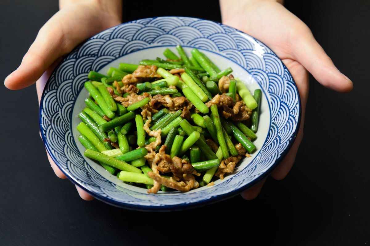 Pan-Seared Pork Chops with Green Beans